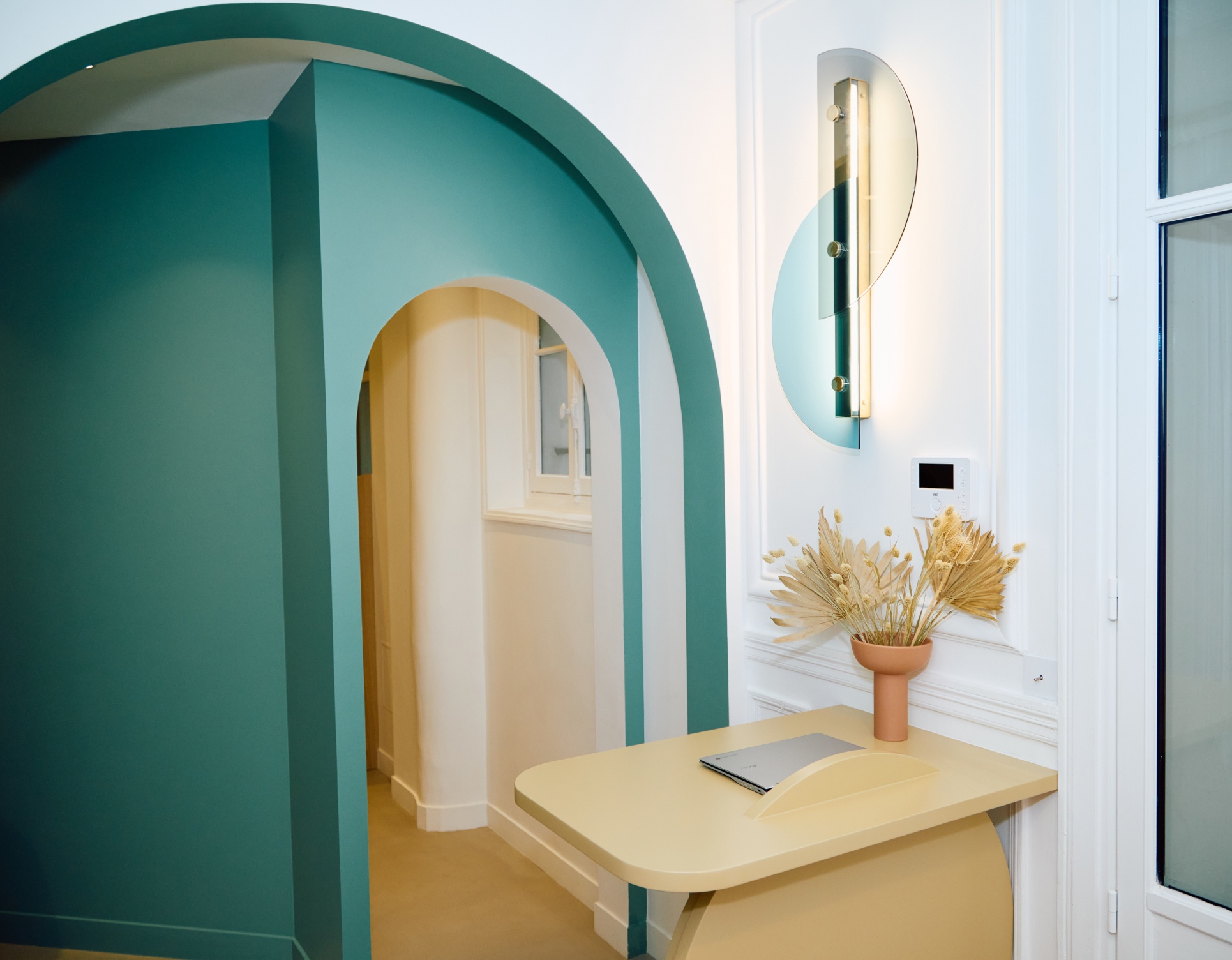Vue sur l interieur du cabinet du Dr barbera Lieux | Dr Barbera Paris